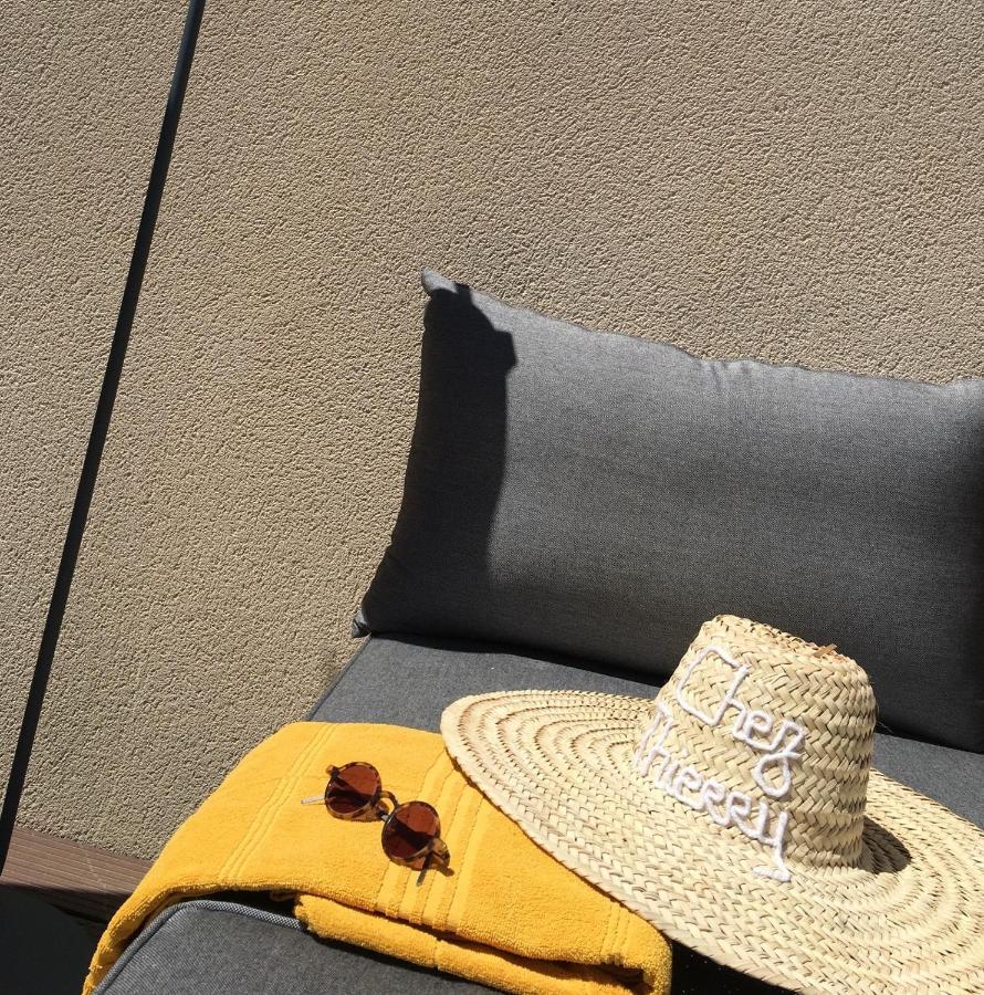 Chambres D'Hotes Chez Thierry Saint-Laurent-dʼAigouze エクステリア 写真