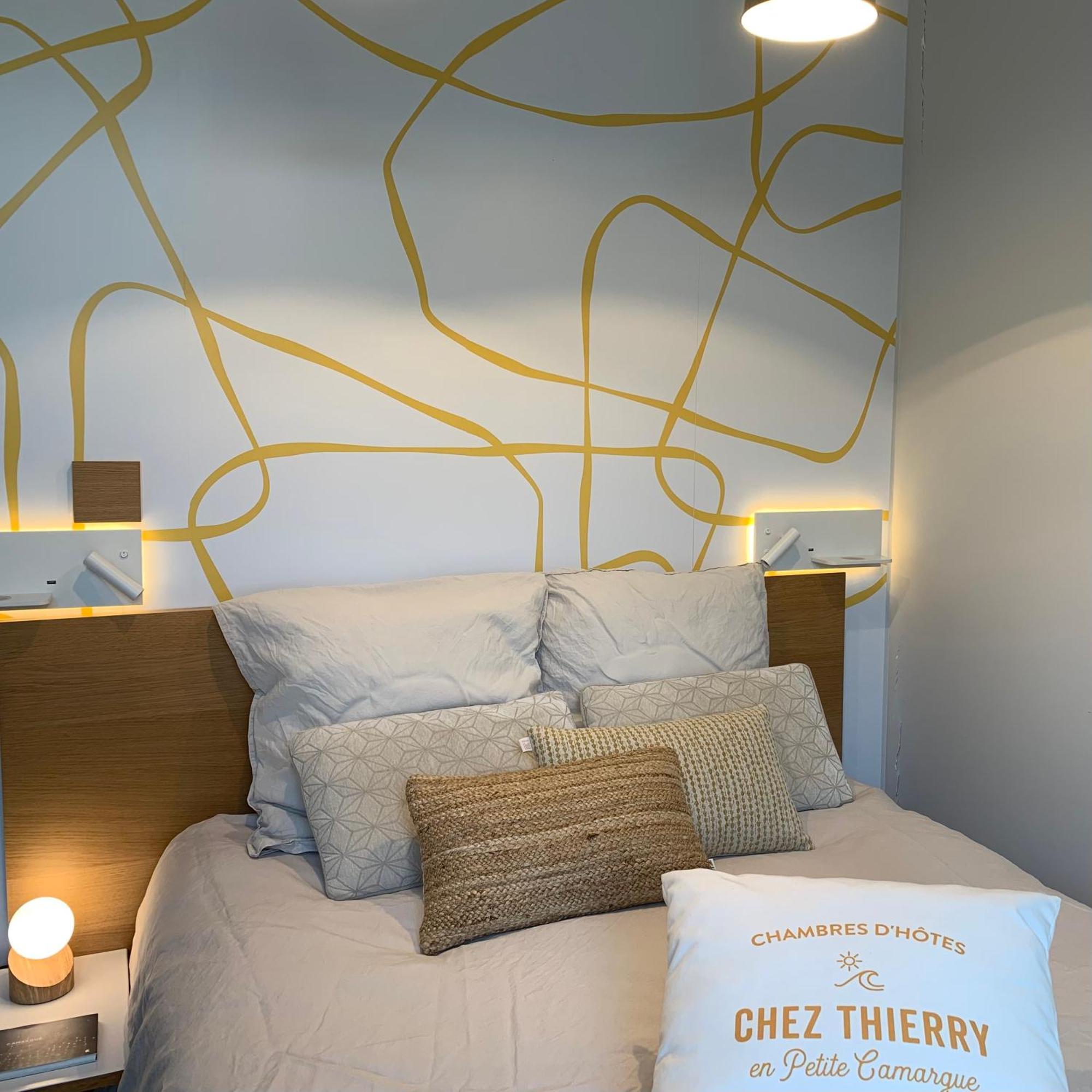 Chambres D'Hotes Chez Thierry Saint-Laurent-dʼAigouze エクステリア 写真